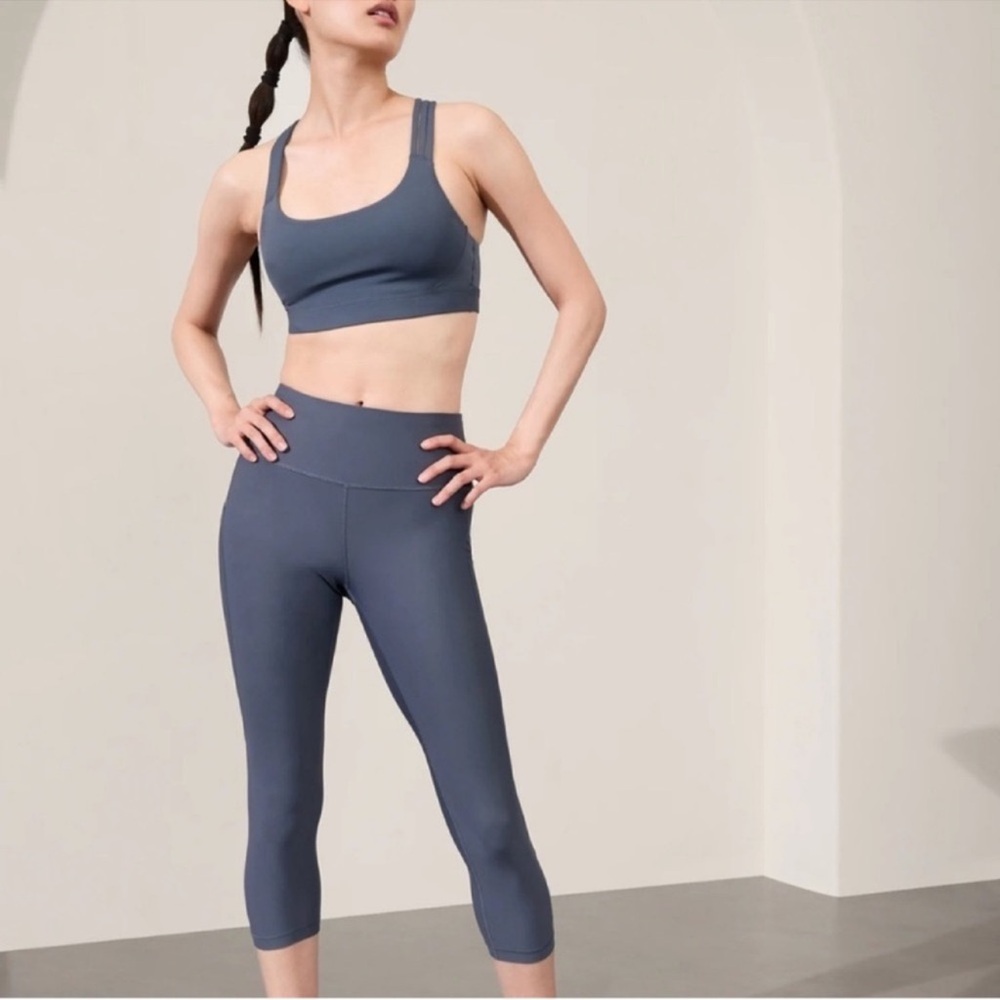 NWT! Athleta Interval High Rise Capri LP Granite Grey running yoga tights - Picture 6 of 14
